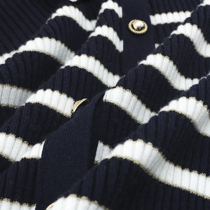 Damen Marin-inspiriertes Rippenstrick-Cardigan mit Polokragen und Zierknopfleiste Drune