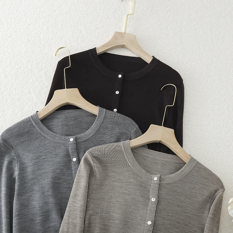 Damen Leichter Feinstrick-Cardigan mit Rundhals, Slim-Passform und dezenter Knopfleiste Drune