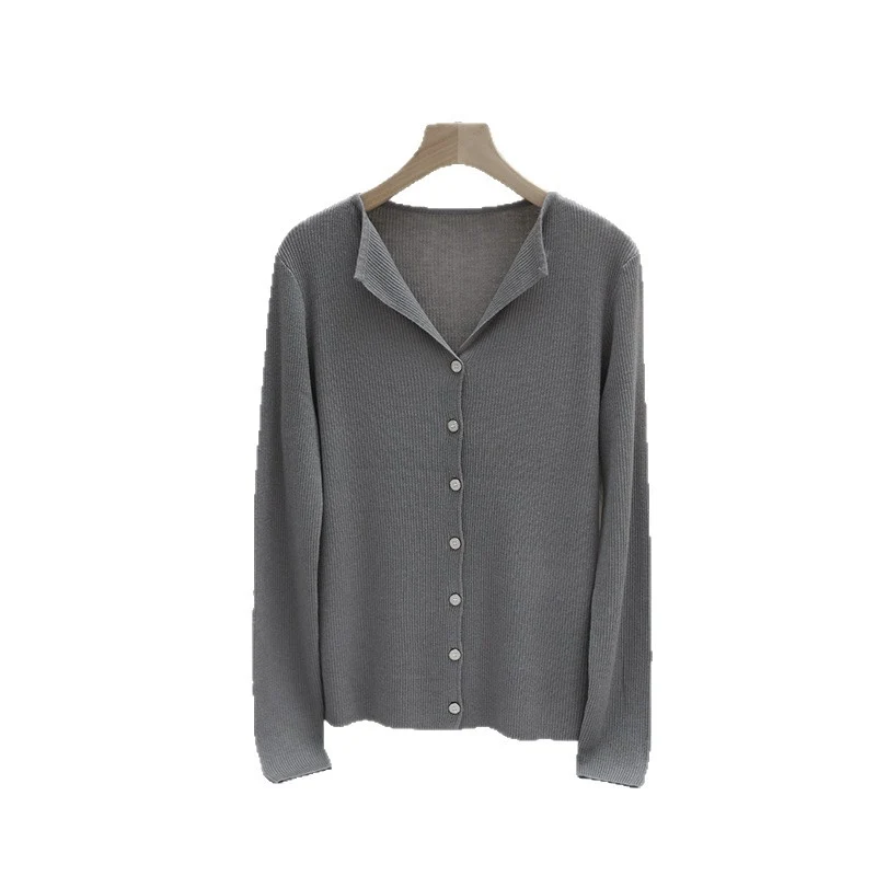 Damen Leichter Feinstrick-Cardigan mit offenem Hemdkragen und schimmernder Knopfleiste Drune