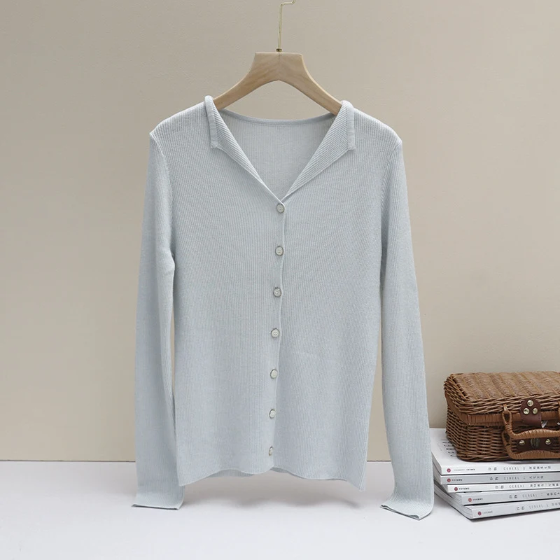 Damen Leichter Feinstrick-Cardigan mit offenem Hemdkragen und schimmernder Knopfleiste Drune