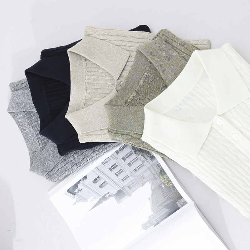 Damen Kurzärmeliges Strick-Poloshirt mit Zopfmuster und Knopfleiste Drune