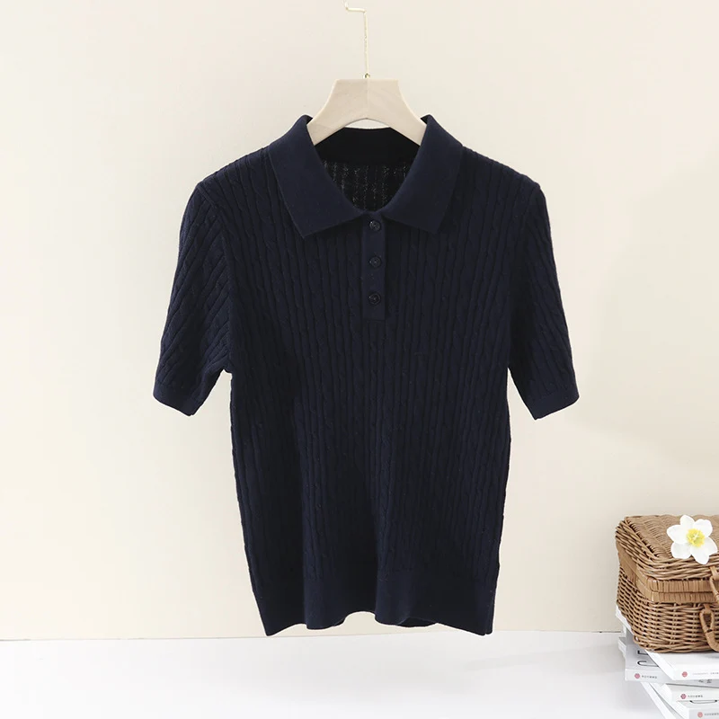 Damen Kurzärmeliges Strick-Poloshirt mit Zopfmuster und Knopfleiste Drune