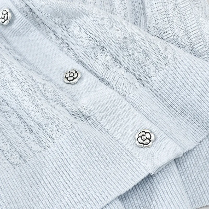 Damen Kurzarm-Strickcardigan mit Zopfmuster und kontrastierendem Jeanskragen Drune