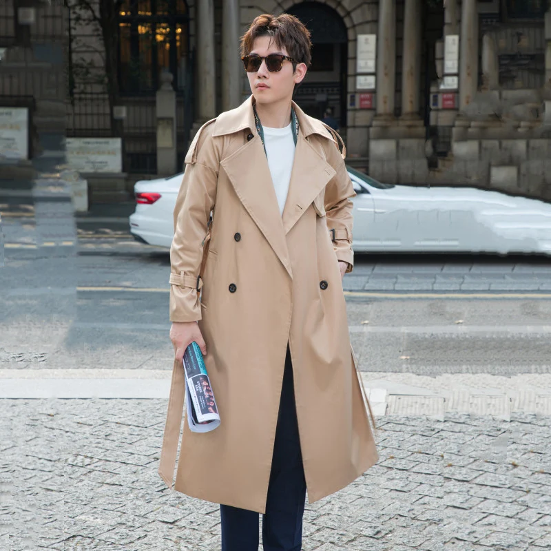 Herren langer zweireihiger Trenchcoat mit klassischem Revers, Gürtel und Schulterklappen Drune