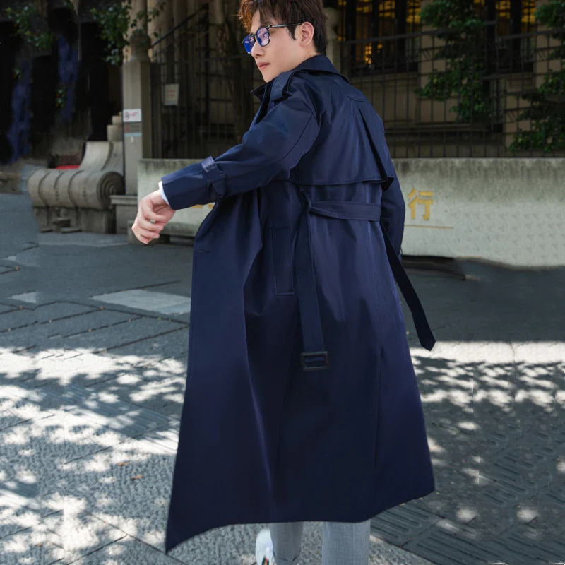 Herren langer zweireihiger Trenchcoat mit klassischem Revers, Gürtel und Schulterklappen Drune