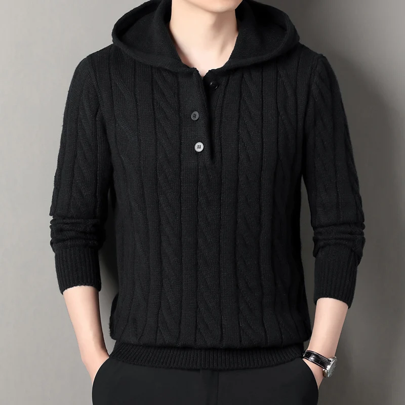 Herren Feinstrick-Kapuzenpullover mit Zopfmuster, Halbknopfblende und Kordelzug Drune