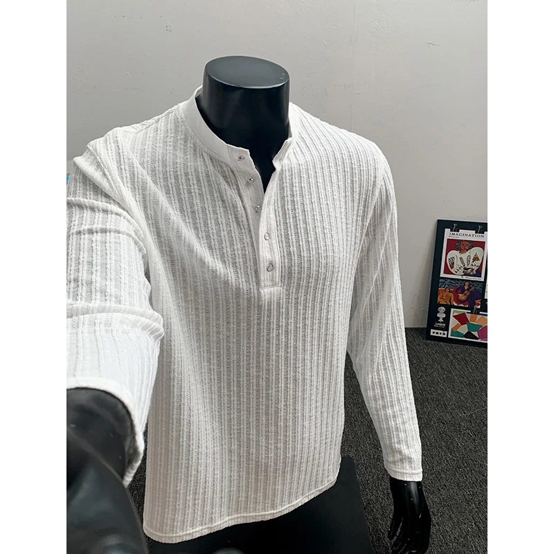 Herren Feinstrick-Henley mit Stehkragen, Rippstruktur und Knopfleiste Drune