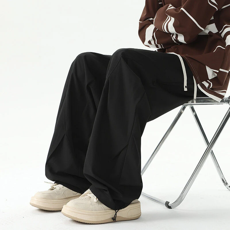 Herren Extraweite technische Cargo-Loungehose im drapierten Weitbein‑Schnitt Drune