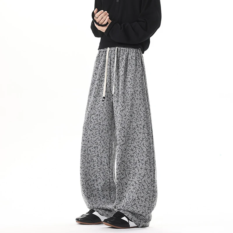 Herren Extraweite Fleece-Loungehose mit Allover-Strukturprint und Kordelzug Drune