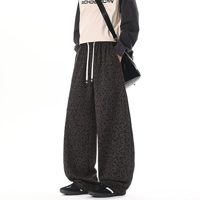 Herren Extraweite Fleece-Loungehose mit Allover-Strukturprint und Kordelzug Drune