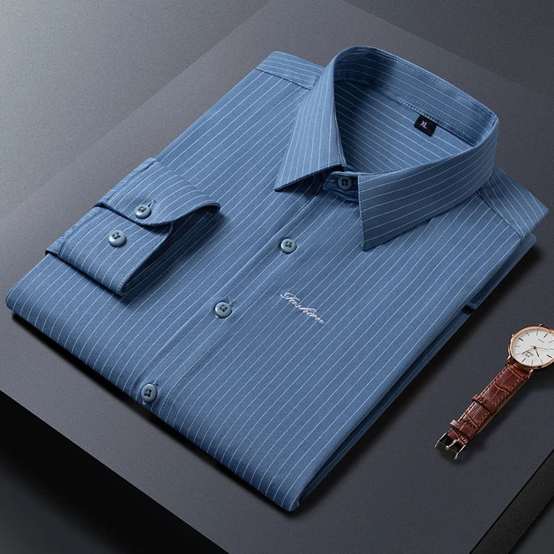 Herren Klassisches gestreiftes Business‑Hemd aus Baumwollmix mit Kentkragen und Brustlogo Drune