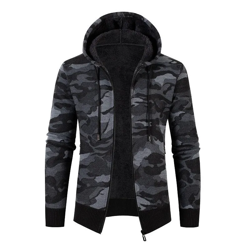 Herren Kapuzen‑Strickjacke mit Teddyfutter, Reißverschluss und Camouflage‑Struktur Drune