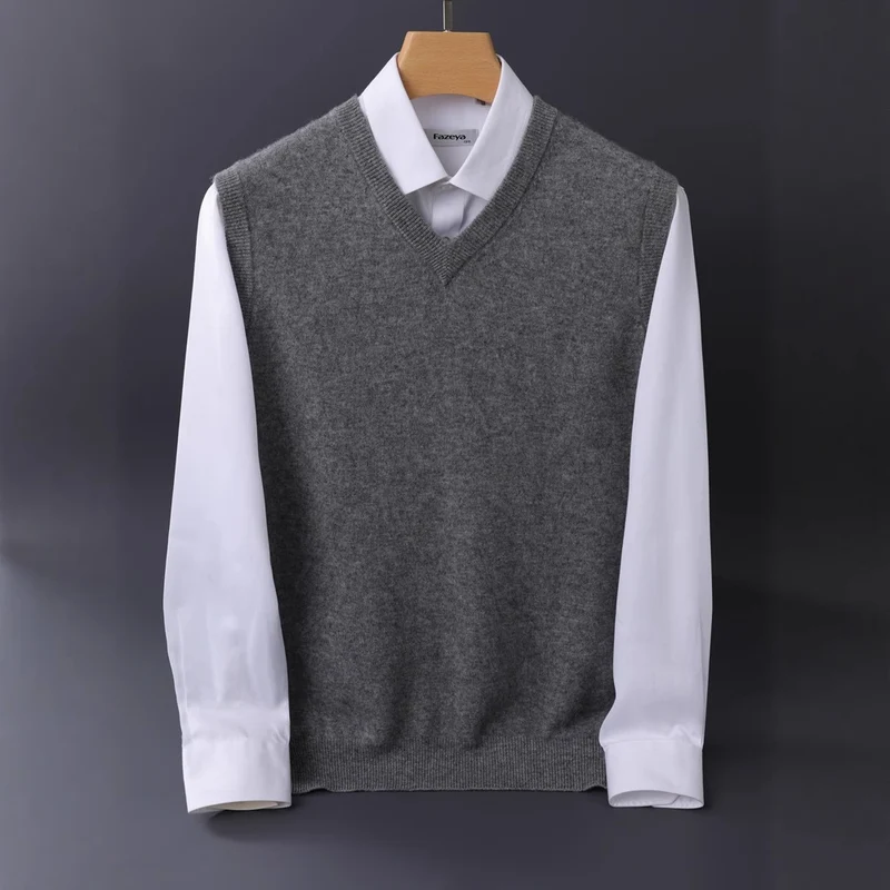 Herren Feine V‑Ausschnitt Strickweste aus Merino‑Blend mit geripptem Saum Drune