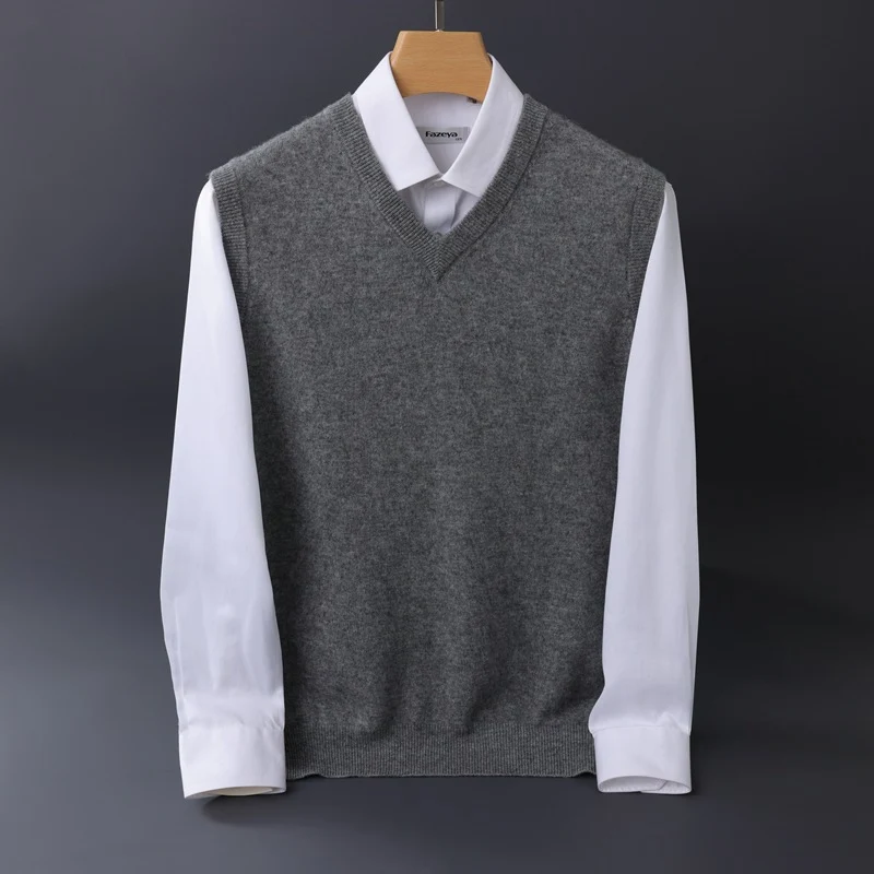 Herren Feine V‑Ausschnitt Strickweste aus Merino‑Blend mit geripptem Saum Drune