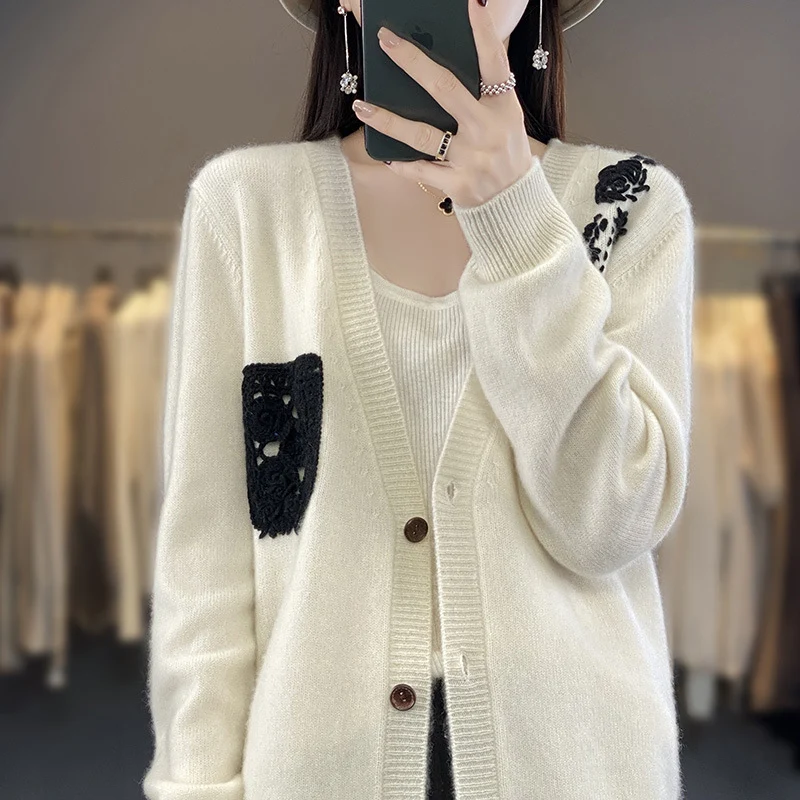 Damen Zweiteiliges Feinstrick‑Set mit Strickcardigan und Top sowie gehäkelten Blumenapplikationen Drune