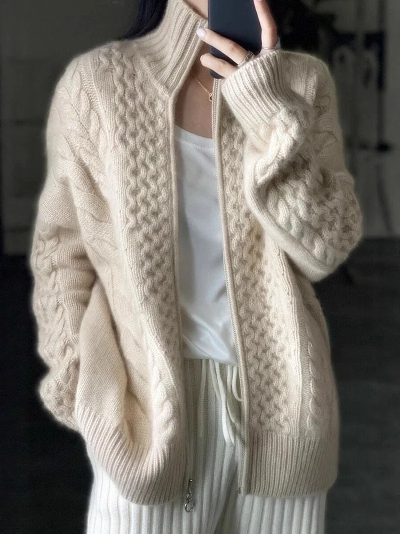 Damen Zopfmuster‑Strickjacke mit Reißverschluss und hohem Rippkragen Drune