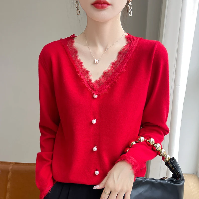 Damen Zarter V-Ausschnitt-Feinstrickcardigan mit floraler Spitzenkante und Perlenverzierung Drune