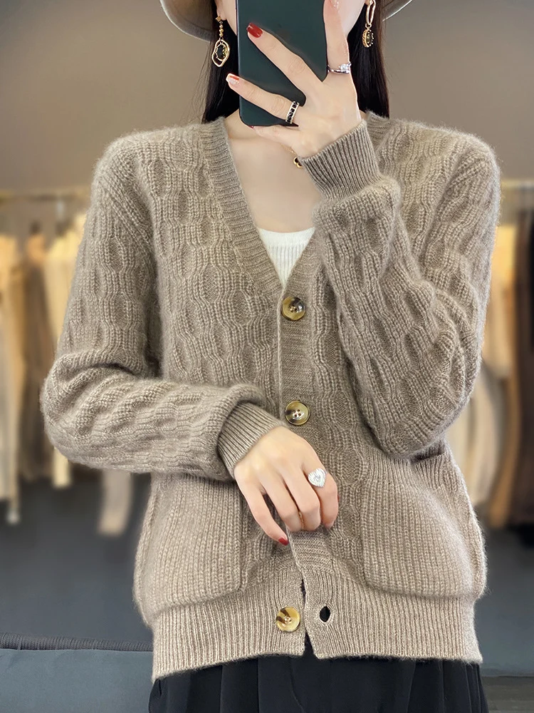 Damen Weicher Angora‑Look Zopfmuster-Cardigan mit V‑Ausschnitt und aufgesetzten Taschen Drune