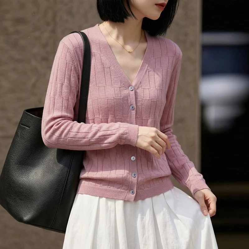 Damen V‑Ausschnitt-Feinstrickcardigan mit strukturierter Blockoptik und durchgehender Knopfleiste Drune