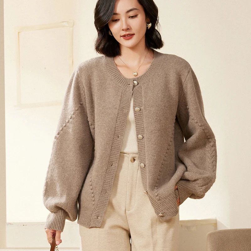 Damen Strickcardigan mit Strukturmuster, Ballonärmeln und Perlmuttknopfleiste Drune