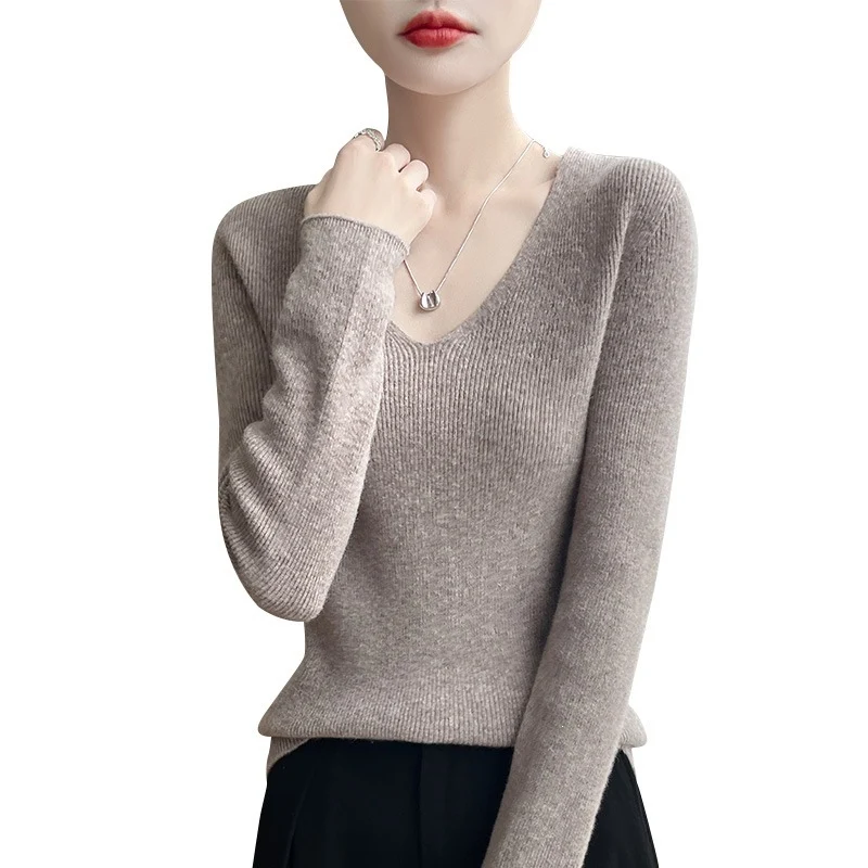 Damen Schmal geschnittener V‑Ausschnitt-Feinstrickpullover mit feiner Rippenstruktur und weicher Haptik Drune
