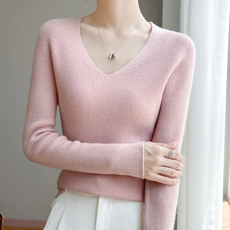 Damen Schmal geschnittener V‑Ausschnitt-Feinstrickpullover mit feiner Rippenstruktur und weicher Haptik Drune