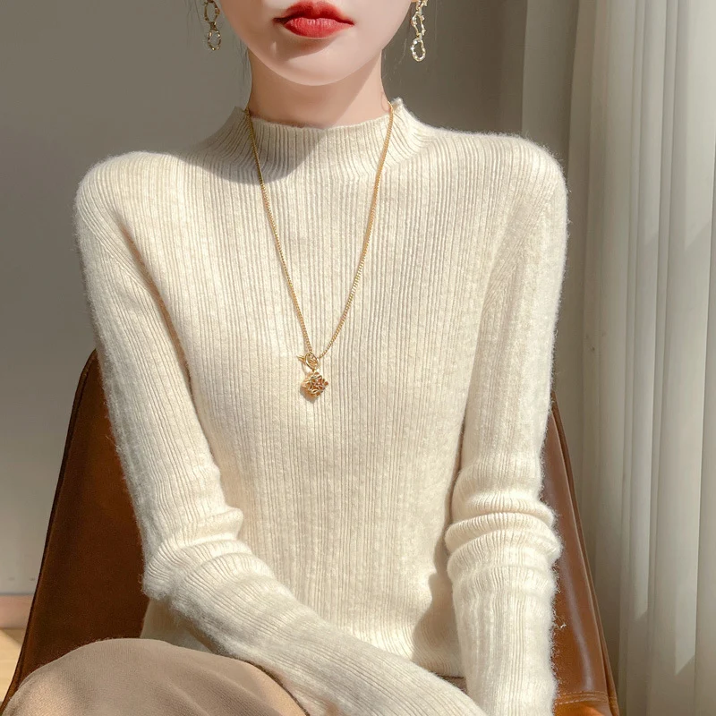 Damen Schmal geschnittener Feinstrick-Pullover mit kurzem Stehkragen und feiner Rippenstruktur Drune