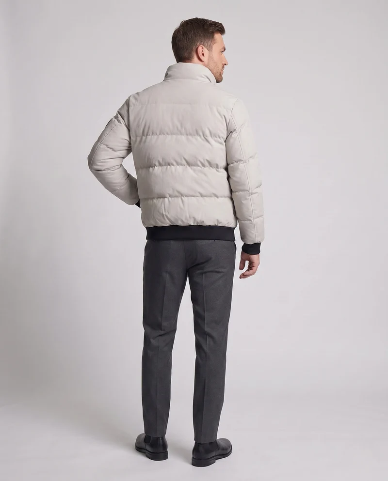 Männlicher kurzer Parka-Stil Pufferjacke mit winddichtem Außenmaterial und gerippten Bündchen Drune