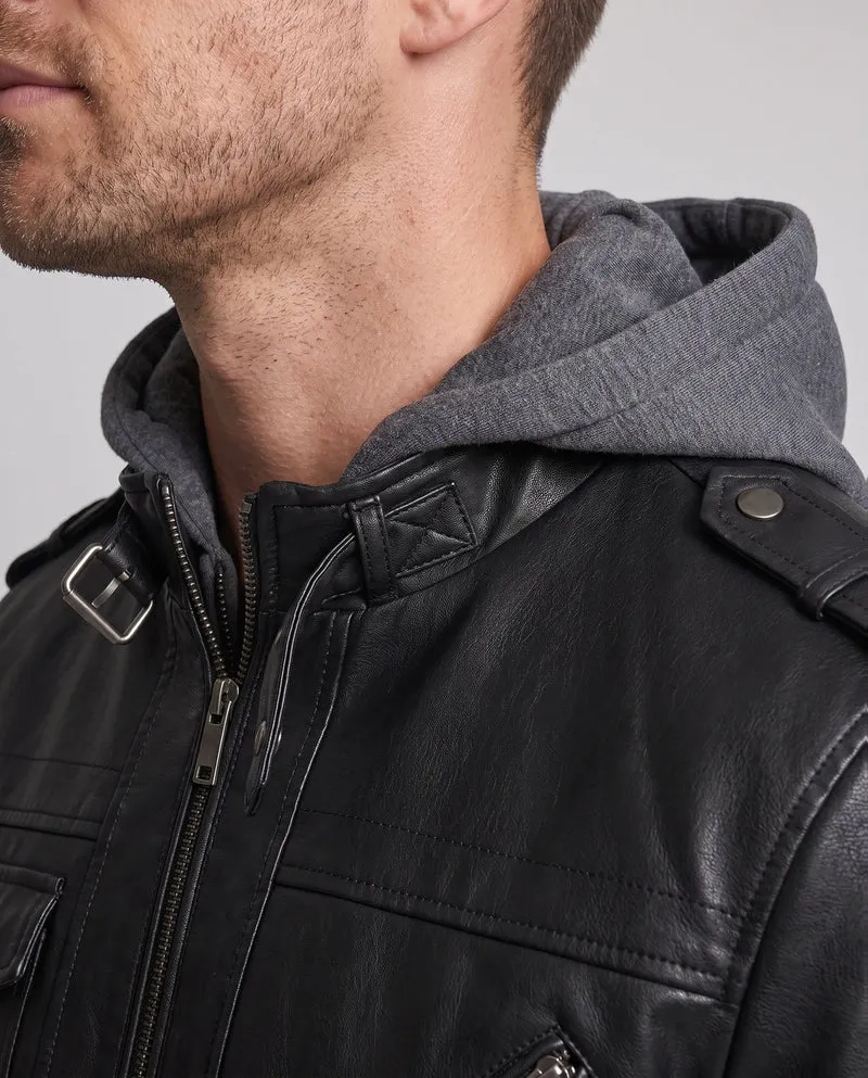 Herren Bomberjacke aus Kunstleder mit integriertem Kapuzenpullover und mehreren Taschen Drune