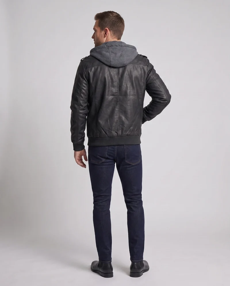 Herren Bomberjacke aus Kunstleder mit integriertem Kapuzenpullover und mehreren Taschen Drune