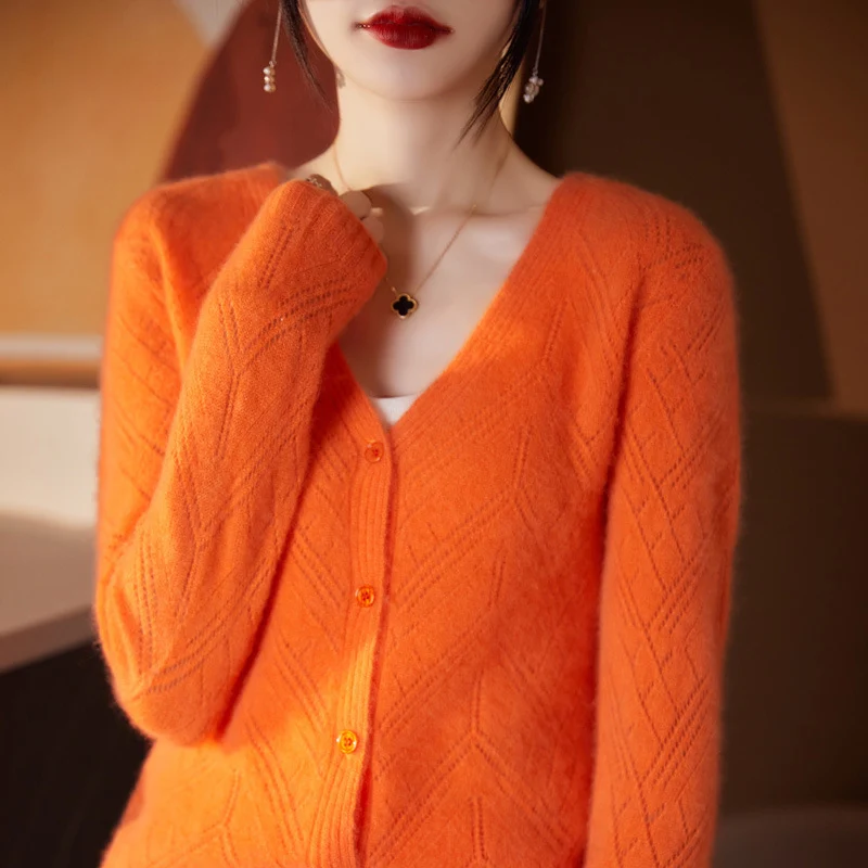 Damen Leichter Ajourcardigan mit geometrischer Lochstruktur und kastiger Kurzform Drune