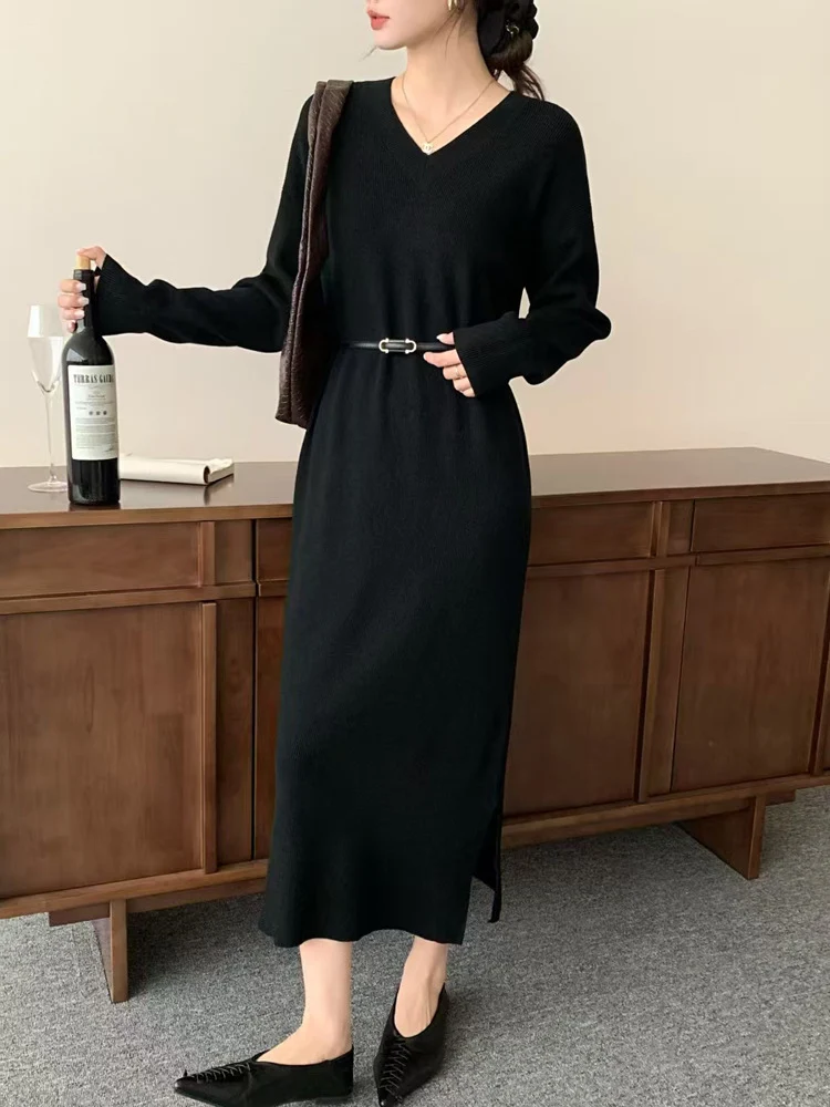 Damen Langes Feinstrick-Midikleid mit V‑Ausschnitt, Seitenschlitz und entspannter Silhouette Drune