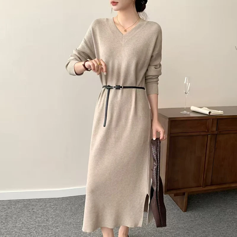 Damen Langes Feinstrick-Midikleid mit V‑Ausschnitt, Seitenschlitz und entspannter Silhouette Drune