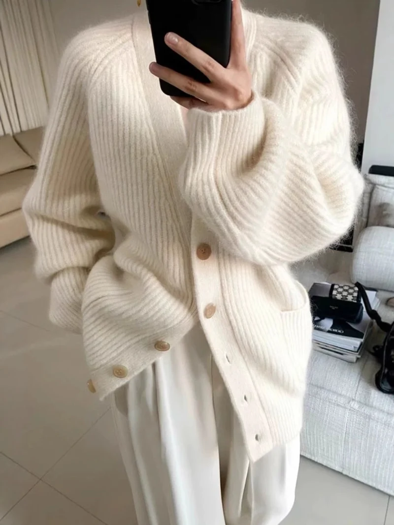 Damen Langer Oversize-Cardigan aus weichem Rippstrick mit Holzknopfleiste Drune