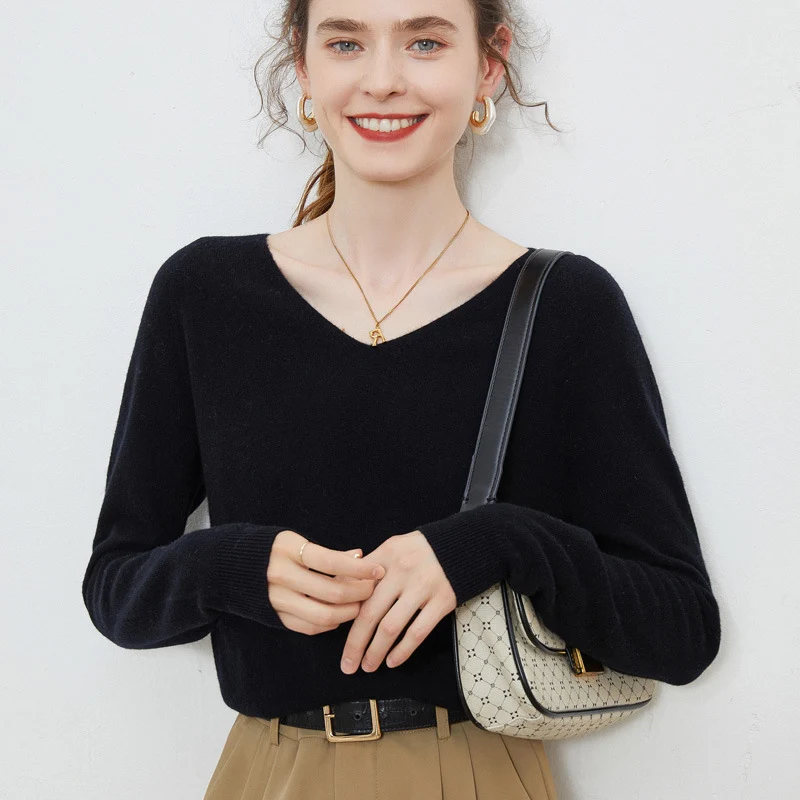 Damen Kuscheliger V‑Ausschnitt Feinstrickpullover aus Mohair‑Mix mit flauschiger Oberfläche Drune