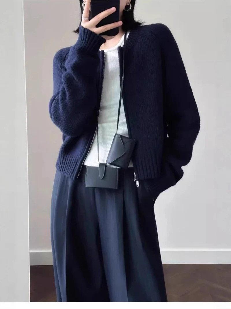 Damen Kurzjacke aus softem Feinstrick mit durchgehendem Reißverschluss und geripptem Saum Drune