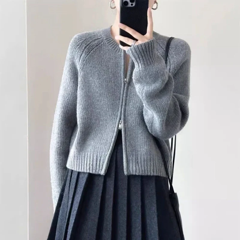 Damen Kurzjacke aus softem Feinstrick mit durchgehendem Reißverschluss und geripptem Saum Drune