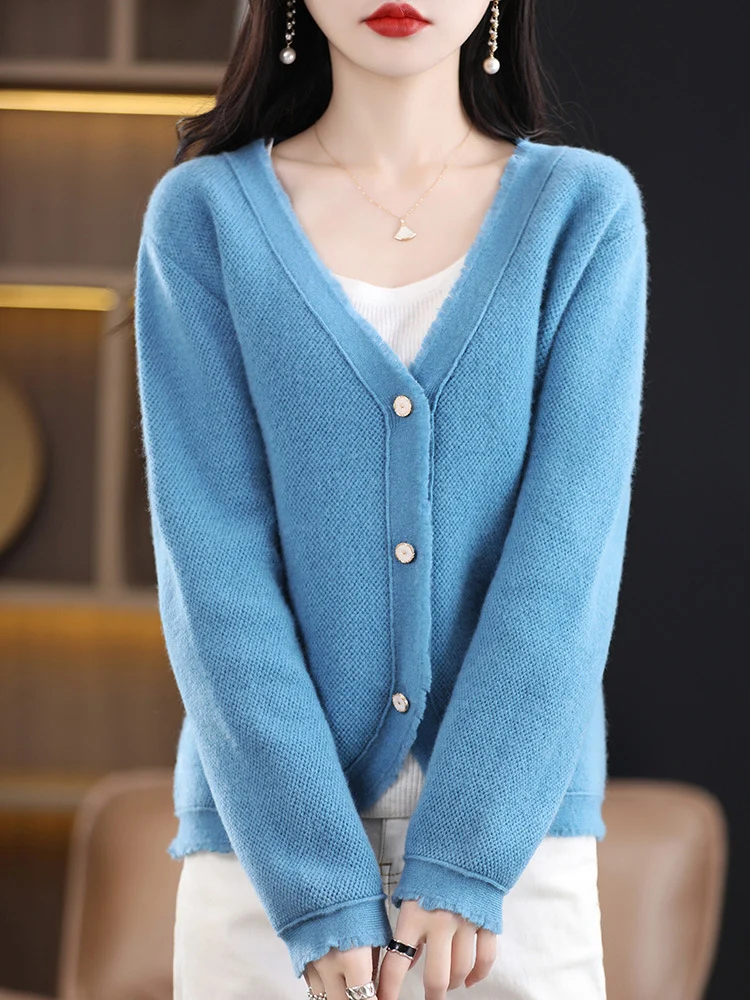 Damen Kurzgeschnittener V‑Ausschnitt‑Cardigan mit feinem Flor und Perlmuttknöpfen Drune