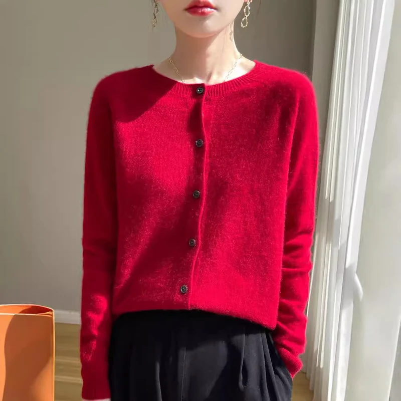 Damen Kurzgeschnittener Feinstrick-Cardigan mit Rundhalsausschnitt und schimmernder Knopfleiste Drune