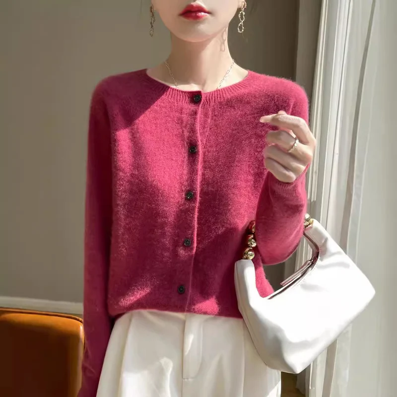 Damen Kurzgeschnittener Feinstrick-Cardigan mit Rundhalsausschnitt und schimmernder Knopfleiste Drune
