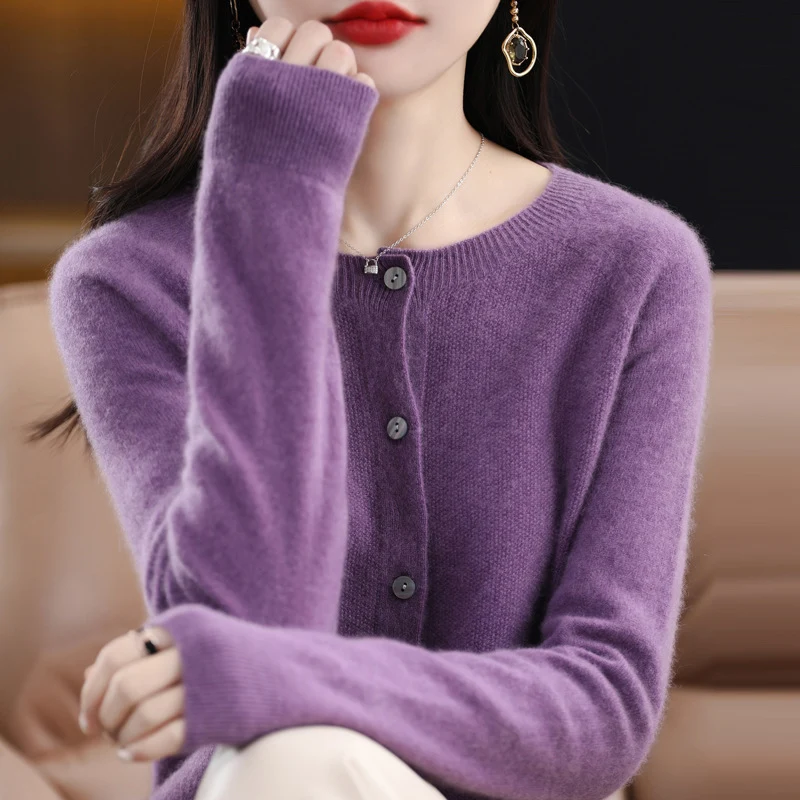 Damen Kurzgeschnittener Feinstrick-Cardigan mit Rundhalsausschnitt und schimmernder Knopfleiste Drune