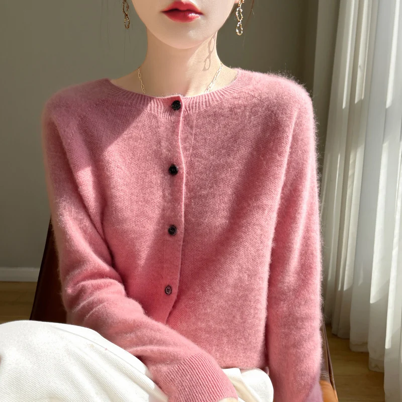 Damen Kurzgeschnittener Feinstrick-Cardigan mit Rundhalsausschnitt und schimmernder Knopfleiste Drune