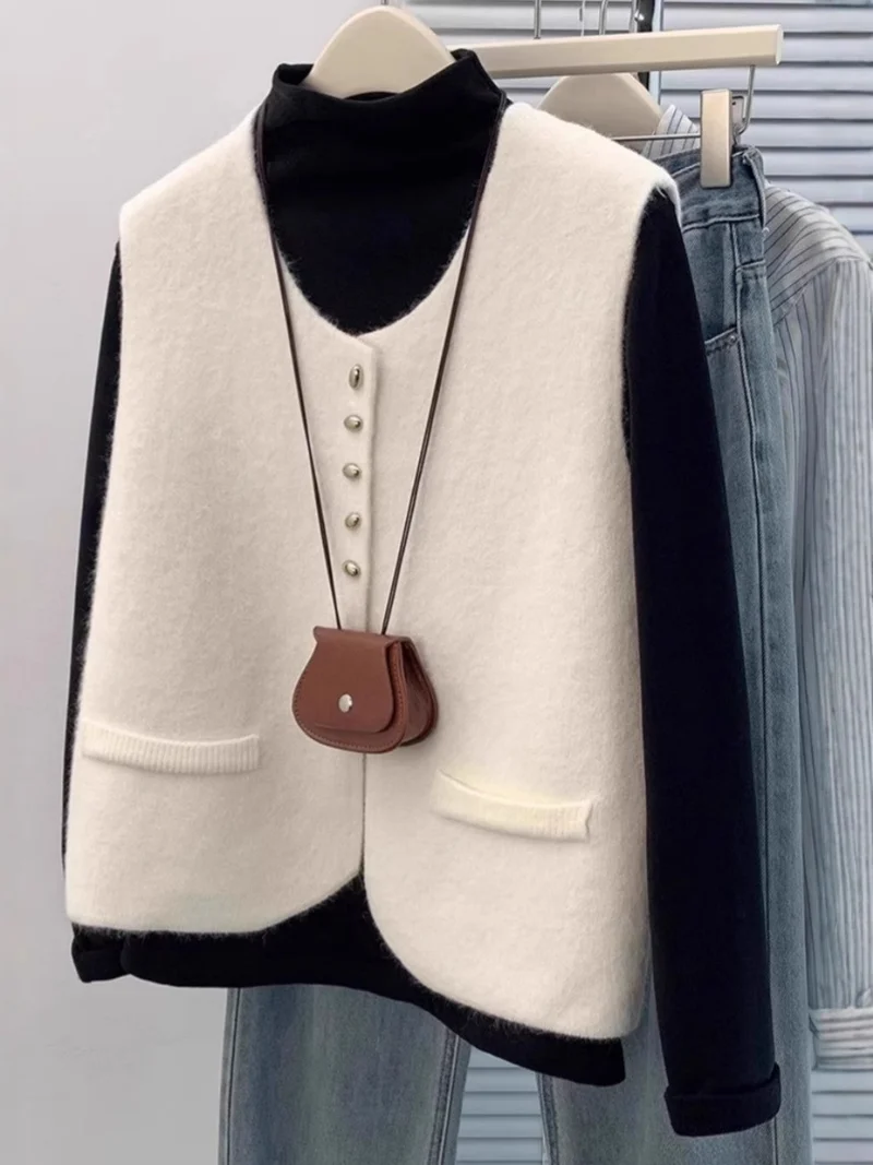 Damen Kurzgeschnittene Ärmellose Strickweste mit Perlenknopfleiste und aufgesetzten Taschen Drune