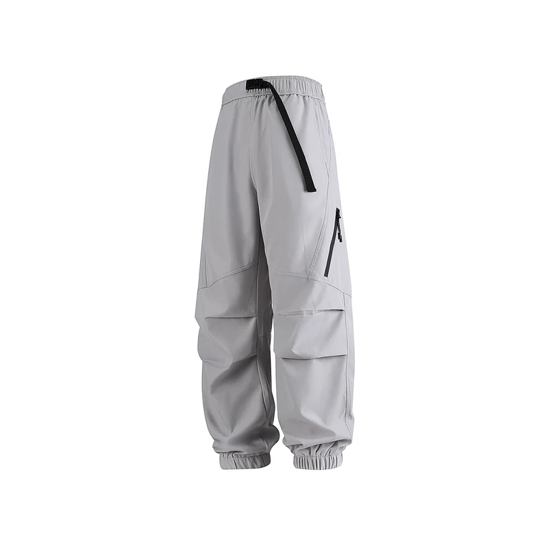 Herren Weite technische Cargo-Joggerhose mit elastischem Tunnelzugbund, aufgesetzten Klappentaschen und Reißverschluss-Beintasche Drune