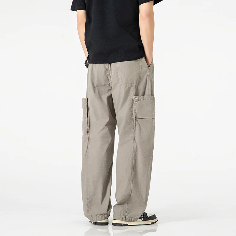 Herren Weite Nylon-Cargo-Hose im Utility-Stil mit seitlichen Klappentaschen Drune