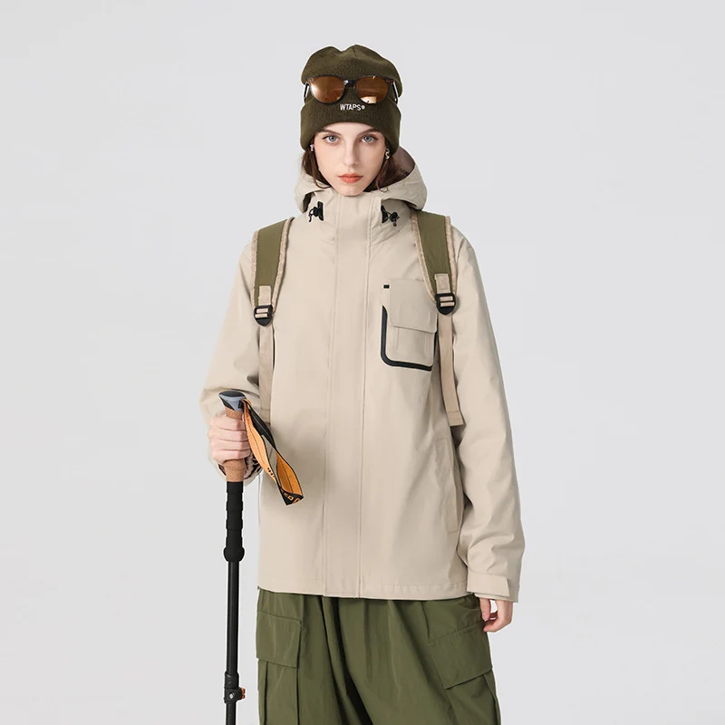 Herren wasserdichte Utility‑Outdoorjacke mit verdeckter Front, Kapuze und funktionaler Brusttasche Drune