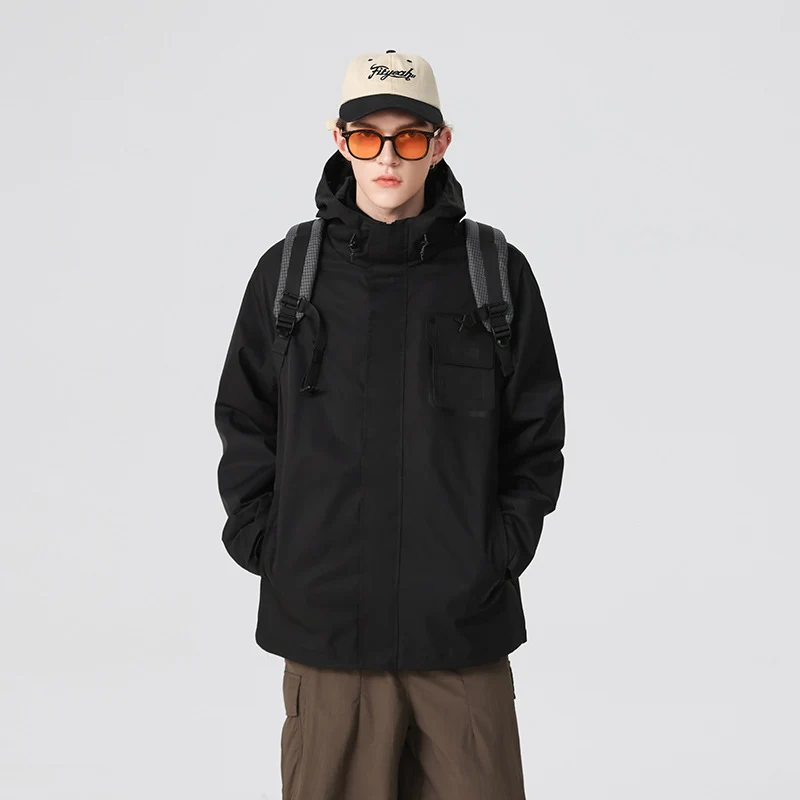 Herren wasserdichte Utility‑Outdoorjacke mit verdeckter Front, Kapuze und funktionaler Brusttasche Drune