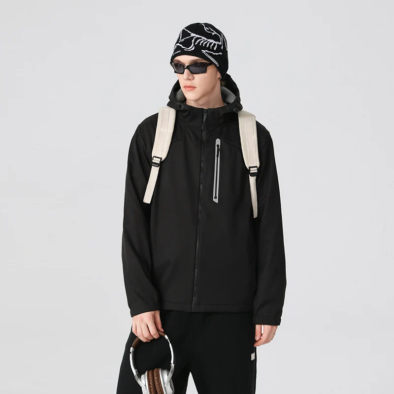Herren Wasserdichte Softshell-Outdoorjacke mit verstellbarer Kapuze, verschweißten Reißverschlüssen und reflektierender Brusttasche Drune