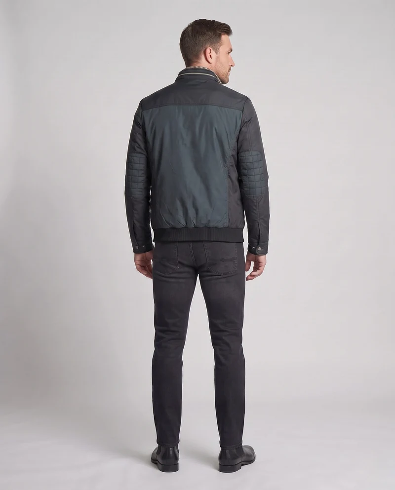 Herren moderne gesteppte Übergangsjacke in einem Materialmix mit Reißverschluss-Brusttasche