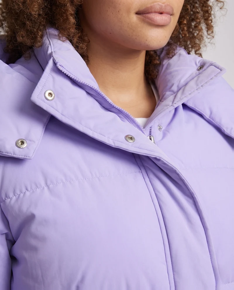 Damen kurze gepolsterte Kapuzenpufferjacke mit übergroßer Kapuze, Klappentaschen und verstellbarem Saum
